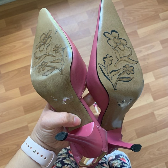 Pointed Pink Leather Heels - Picture 2 of 7